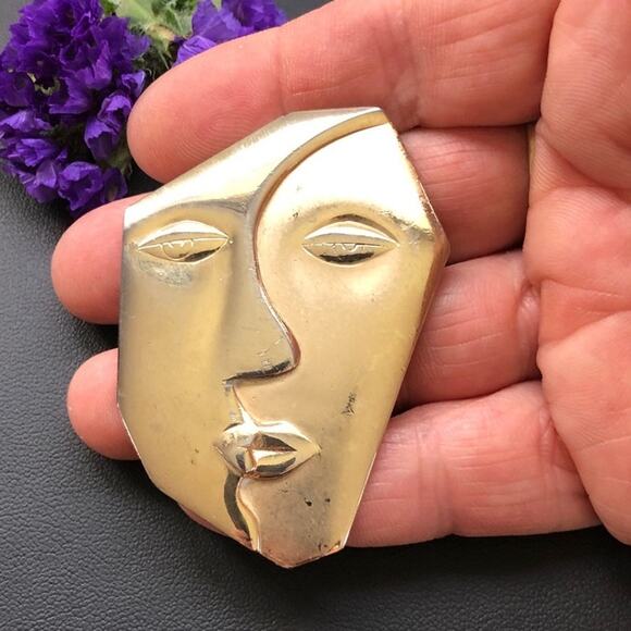 Vintage  1 Side Half Face Abstract Brooch Pin 1990 

Modern - Picture 5 of 6